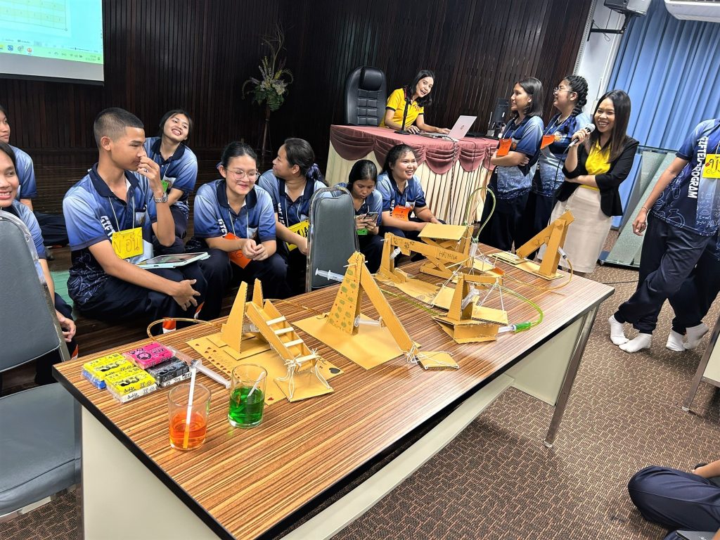 โรงเรียนเวียงสระ จังหวัดสุราษฎร์ธานี ร่วมกับ ศูนย์วิทยาศาสตร์ มรส. จัดโครงการส่งเสริมศักยภาพด้านวิทยาศาสตร์และเทคโนโลยี ระดับชั้นมัธยมศึกษาปีที่ 4/1-3, 5/2-3 และ 6/2