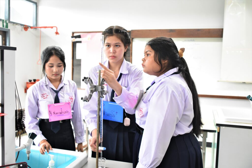 โรงเรียนมัธยมเปี่ยมรัก จ.สุราษฎร์ธานี ร่วมกับศูนย์วิทยาศาสตร์ มรส. จัดกิจกรรมปฏิบัติการทางวิทยาศาสตร์